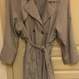 LONDON FOG DOUBLE BREASTED TRADITIONAL TRENCH COAT- Ladies 14
